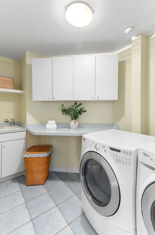 5 Linden Gln Rd, Canton MA 02021-4226 exterior