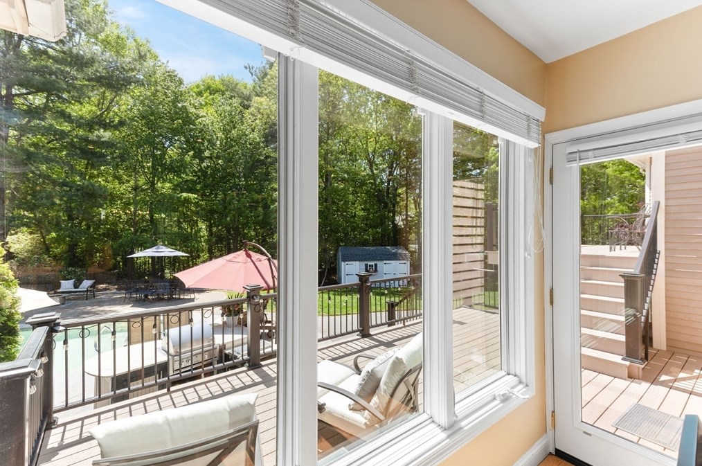 5 Linden Gln Rd, Canton MA 02021-4226 exterior