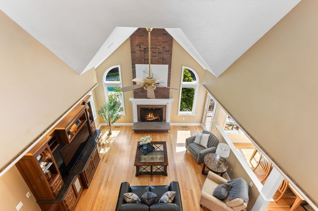 5 Linden Gln Rd, Canton MA 02021-4226 exterior