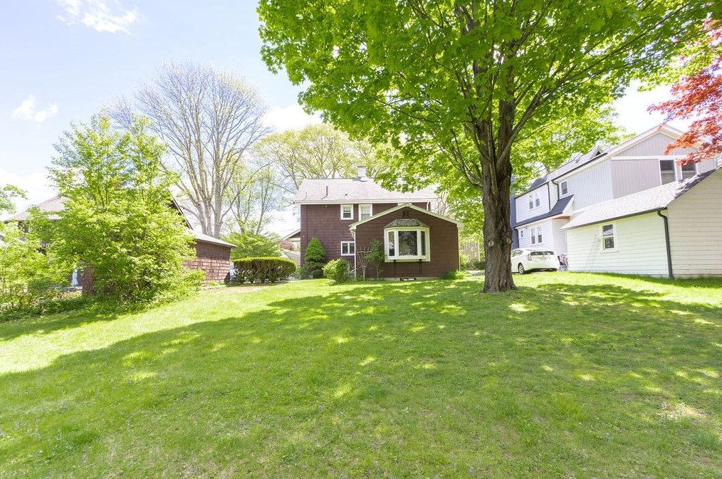 59 Henderson St, Needham MA 02492-2210 exterior