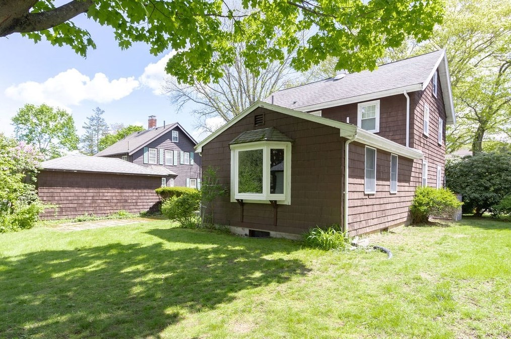 59 Henderson St, Needham MA 02492-2210 exterior