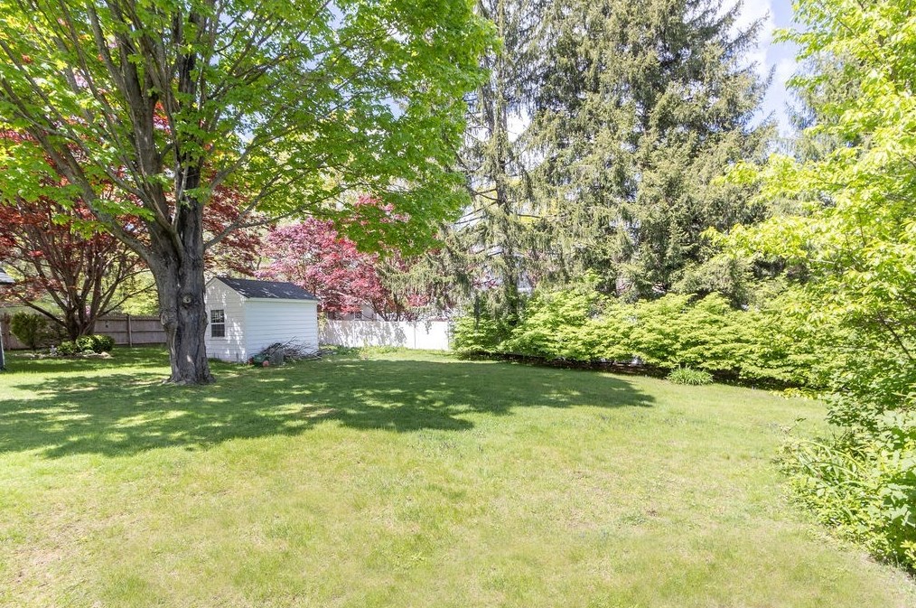 59 Henderson St, Needham MA 02492-2210 exterior