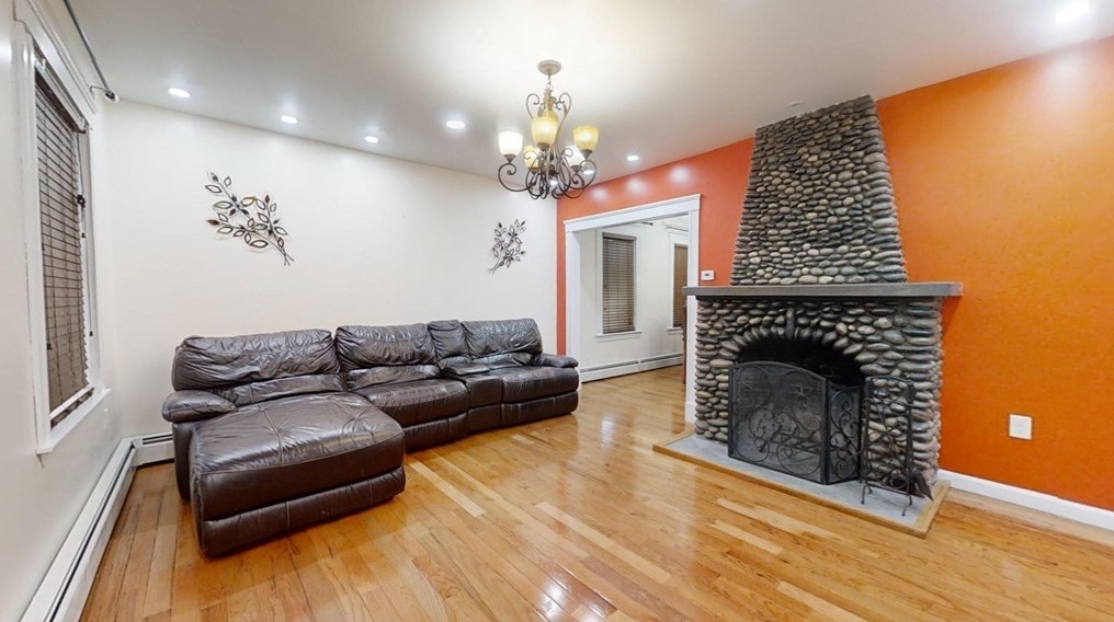 29 17th Ave, Haverhill MA 01830-2620 exterior