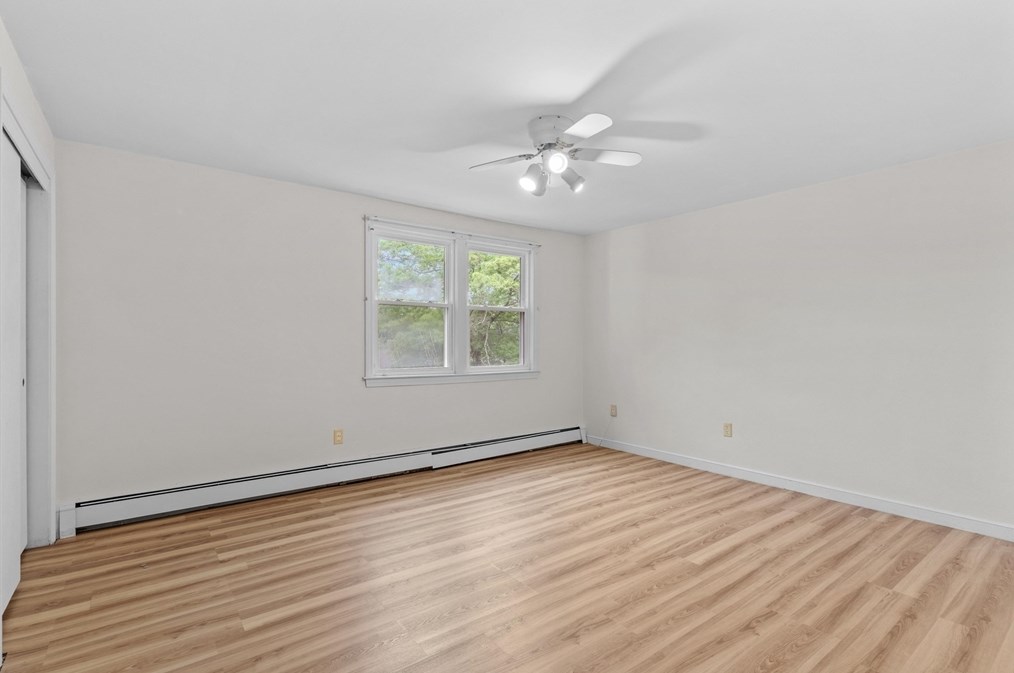 235 Daniels St, Franklin MA 02038-1104 exterior