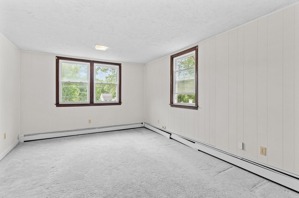 235 Daniels St, Franklin MA 02038-1104 exterior