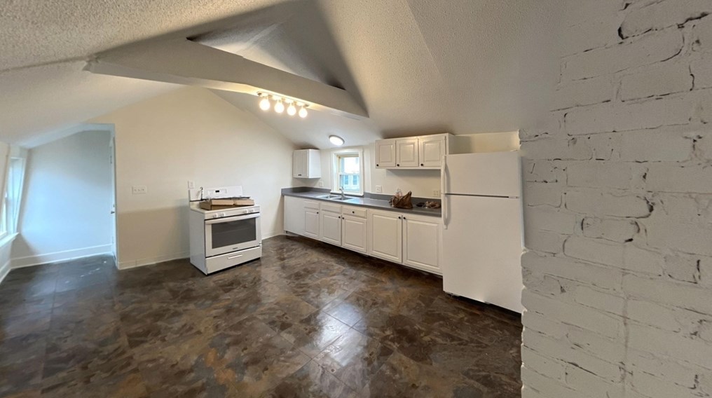 49 Arlington St, Fitchburg MA 01420-2246 exterior