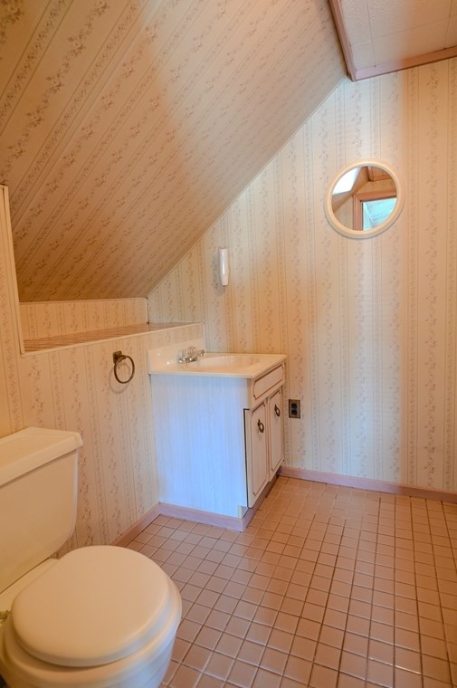 189 Emmett St, Lawrence MA 01843-1214 exterior