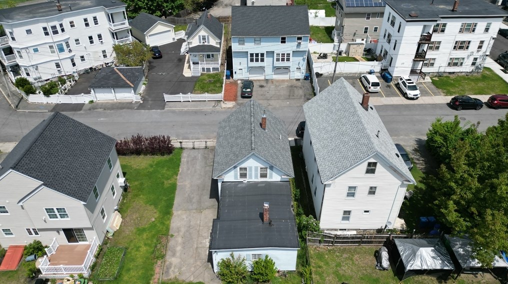 189 Emmett St, Lawrence MA 01843-1214 exterior