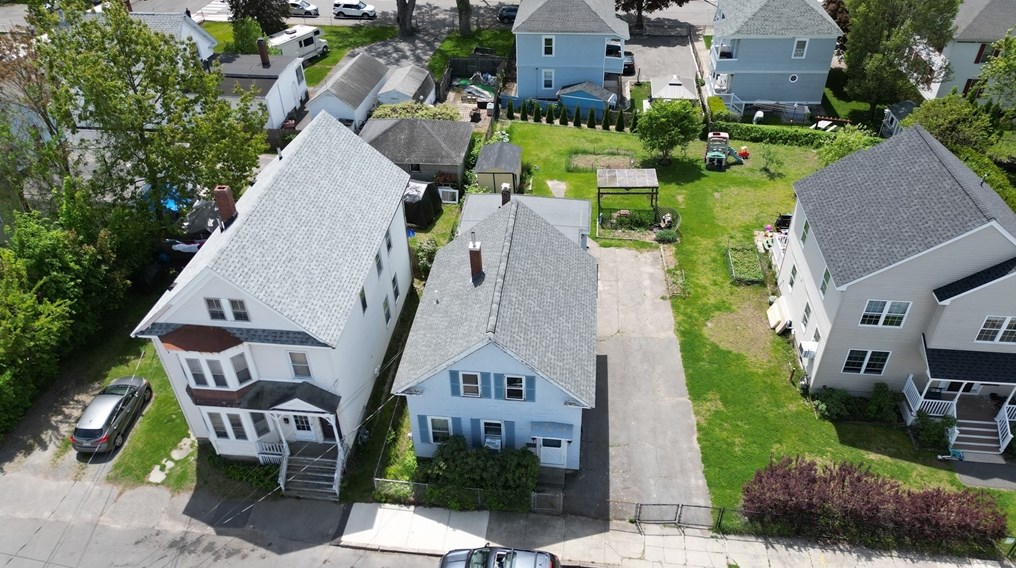 189 Emmett St, Lawrence MA 01843-1214 exterior