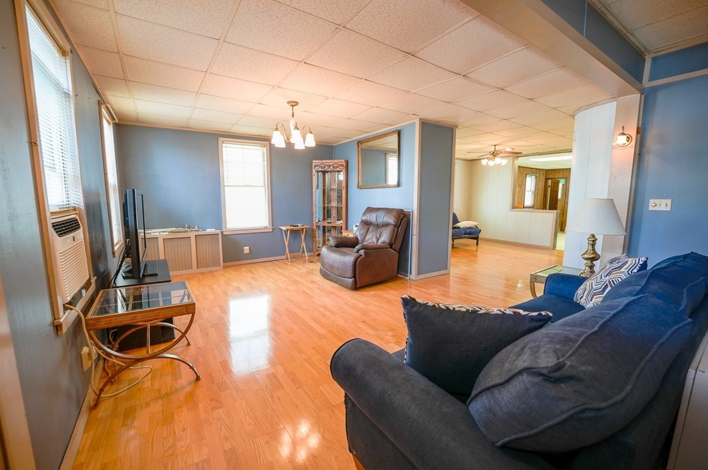 189 Emmett St, Lawrence MA 01843-1214 exterior