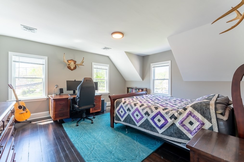 88 Oakdale Ave, Dedham MA 02026-3204 exterior