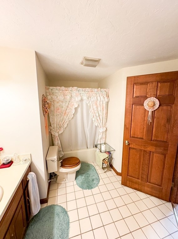 88 Dana Ave, Worcester MA  01604-3104 exterior