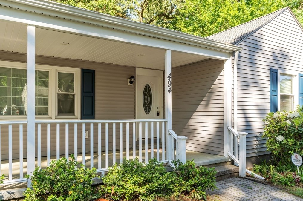 494 Tiffany St, Springfield MA  01108-3346 exterior