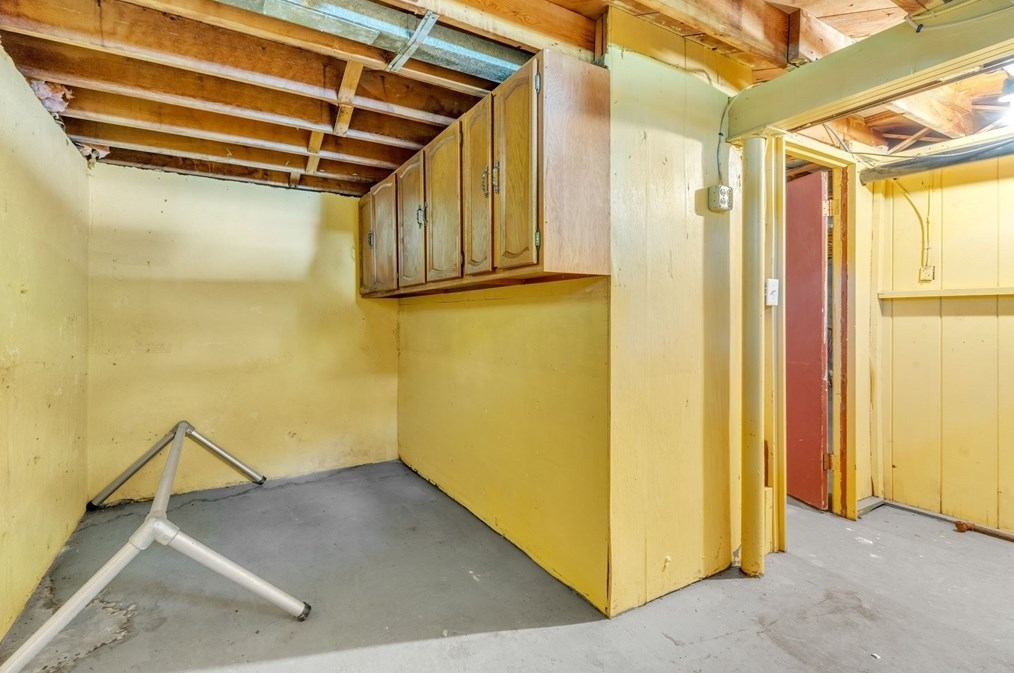 494 Tiffany St, Springfield MA  01108-3346 exterior