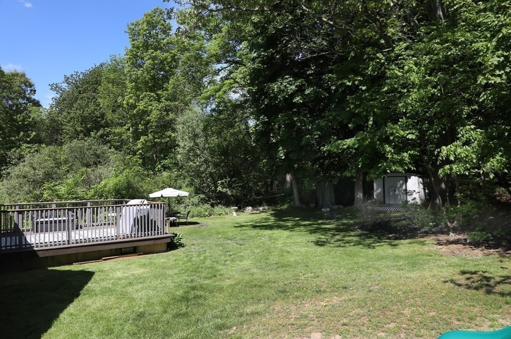 233 Park St, North Reading MA 01864-2573 exterior