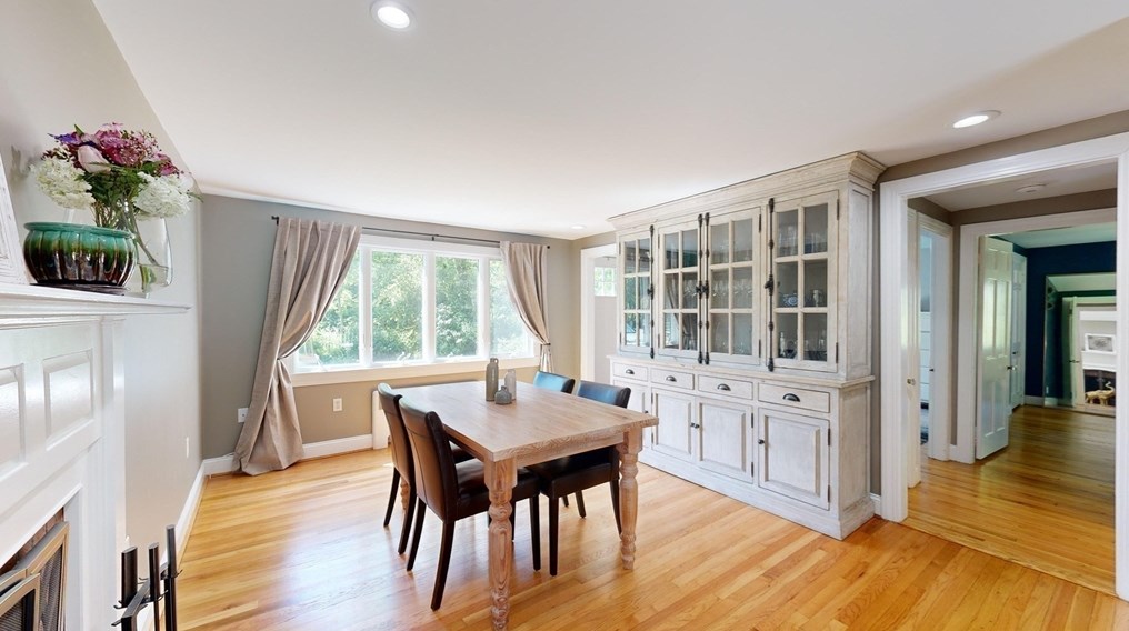 233 Park St, North Reading MA 01864-2573 exterior