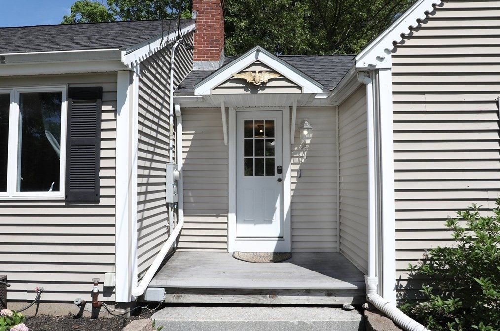 233 Park St, North Reading MA 01864-2573 exterior