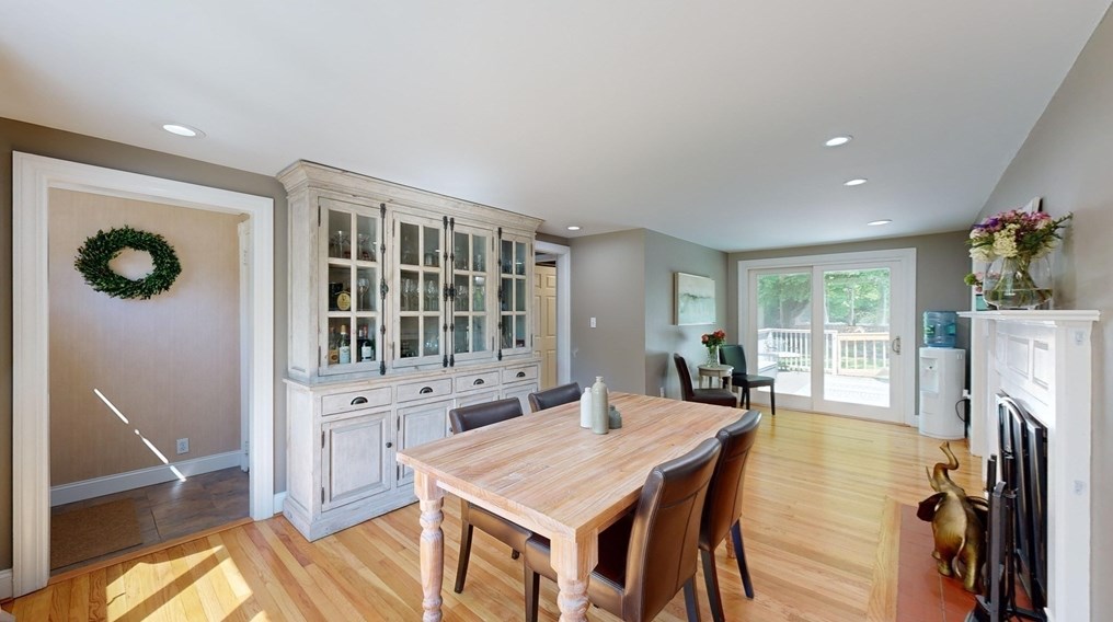 233 Park St, North Reading MA 01864-2573 exterior