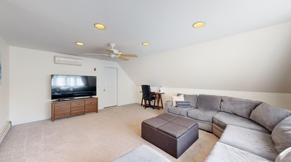 233 Park St, North Reading MA 01864-2573 exterior