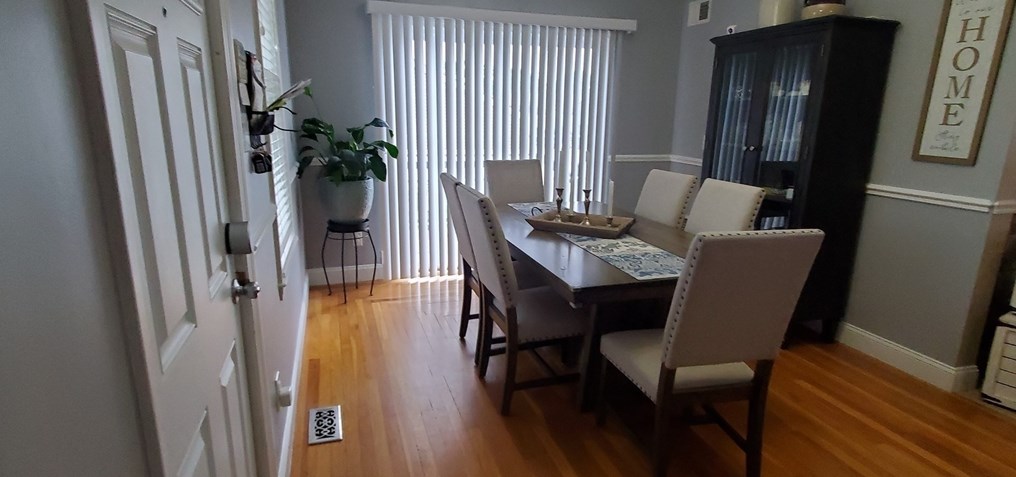 184 Matthew St, New Bedford MA 02740-1212 exterior