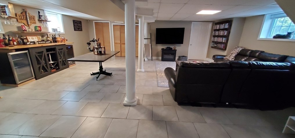 184 Matthew St, New Bedford MA 02740-1212 exterior