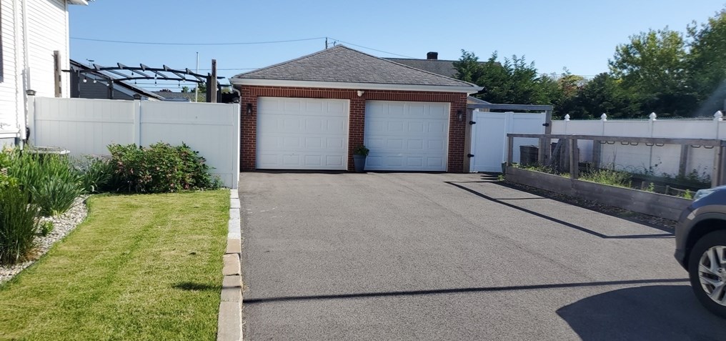 184 Matthew St, New Bedford MA 02740-1212 exterior