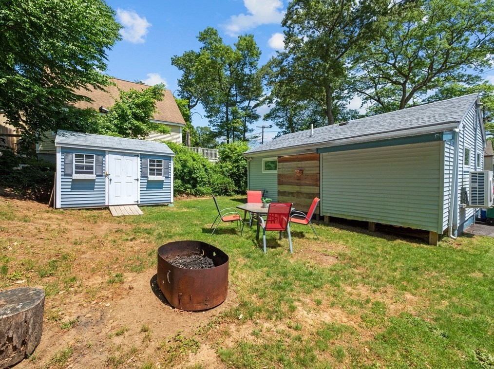 15 Boundary Rd, Pembroke MA 02359-3041 exterior