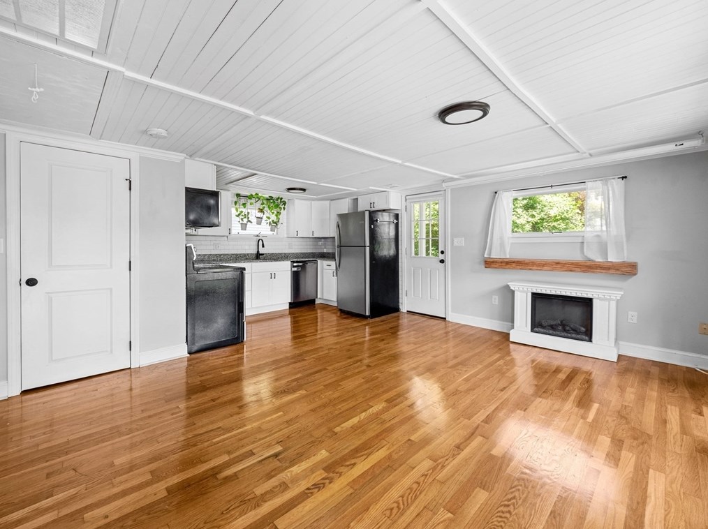 15 Boundary Rd, Pembroke MA 02359-3041 exterior