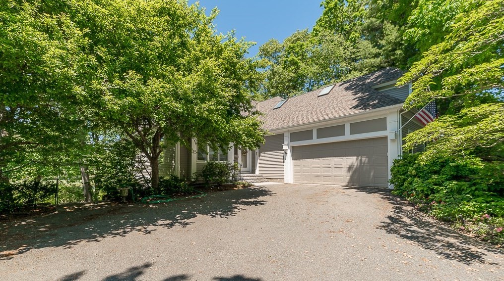 14 Choate Ln, Ipswich MA 01938-3013 exterior