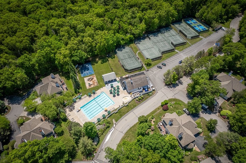 14 Choate Ln, Ipswich MA 01938-3013 exterior