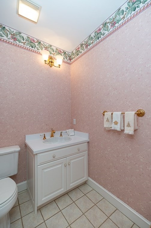 14 Choate Ln, Ipswich MA 01938-3013 exterior