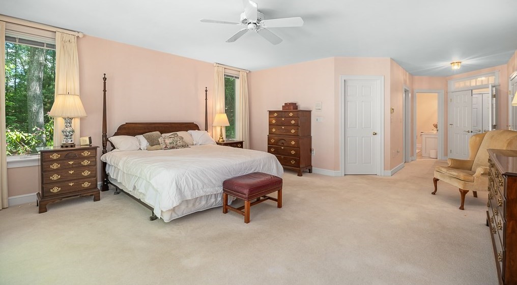 14 Choate Ln, Ipswich MA 01938-3013 exterior