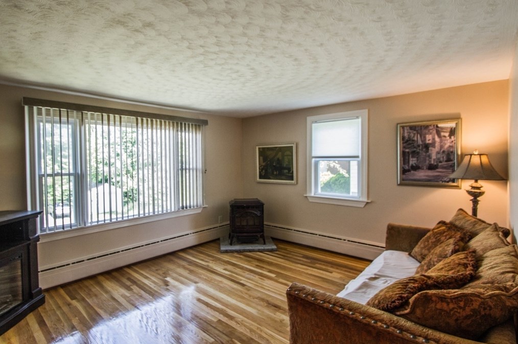 120 Orient St, Worcester MA 01604-2951 exterior