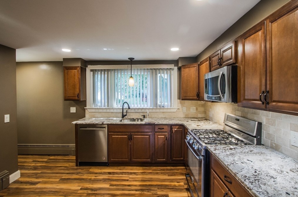 120 Orient St, Worcester MA 01604-2951 exterior