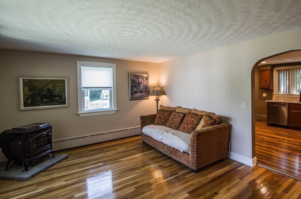 120 Orient St, Worcester MA 01604-2951 exterior