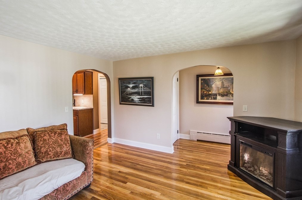 120 Orient St, Worcester MA 01604-2951 exterior