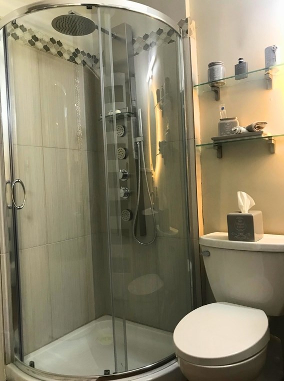 140 Chestnut St, Springfield MA 01103-1549 exterior