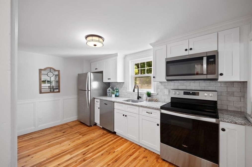 70 Border Ave, Seekonk MA 02771-3935 exterior