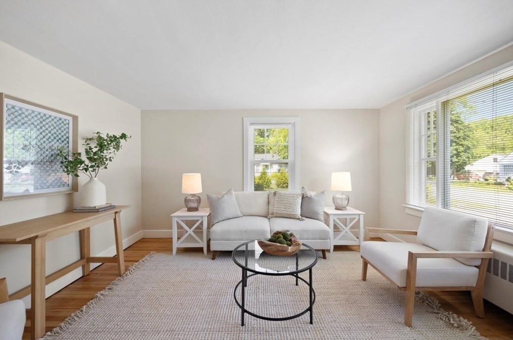 70 Border Ave, Seekonk MA 02771-3935 exterior