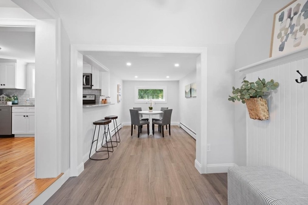 70 Border Ave, Seekonk MA 02771-3935 exterior