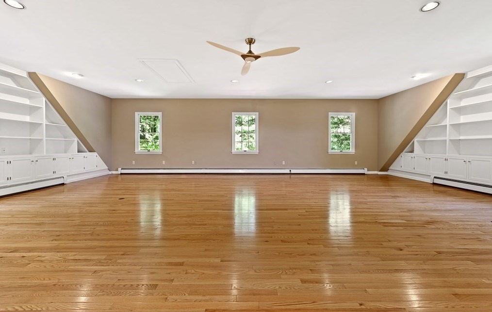 5 Hidden Mdw Ln, Southborough MA 01772-1700 exterior