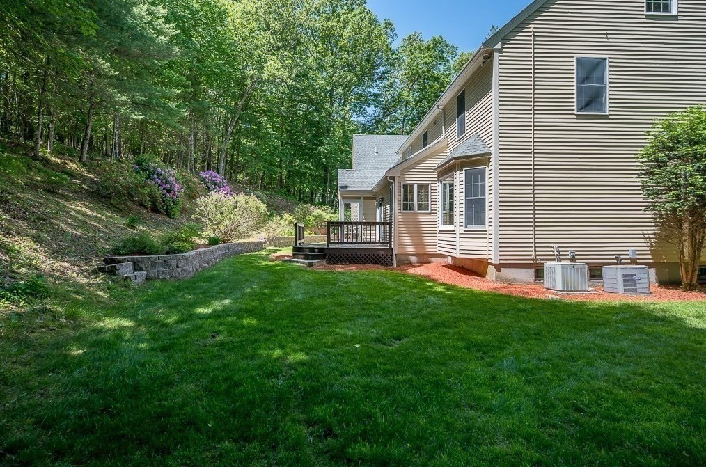 5 Hidden Mdw Ln, Southborough MA 01772-1700 exterior