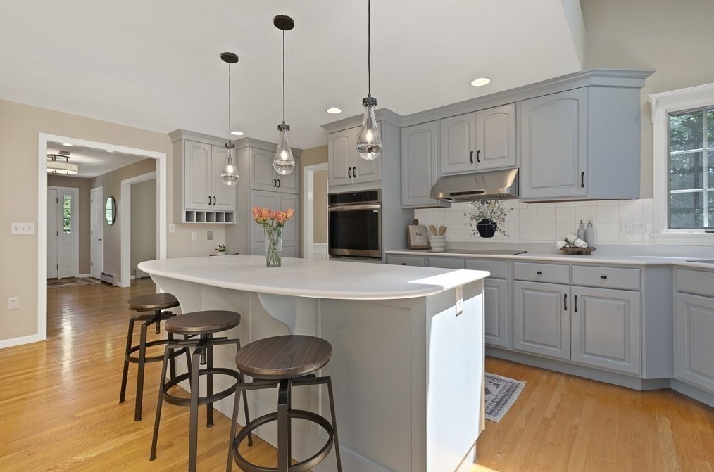 5 Hidden Mdw Ln, Southborough MA 01772-1700 exterior