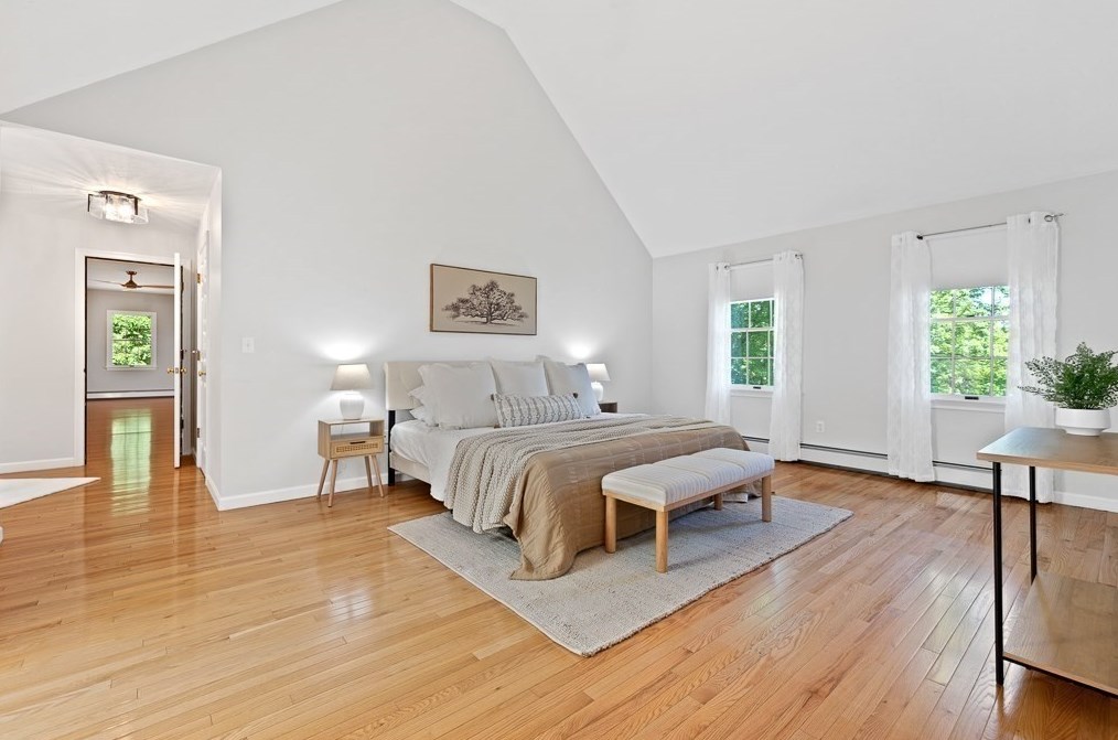 5 Hidden Mdw Ln, Southborough MA 01772-1700 exterior