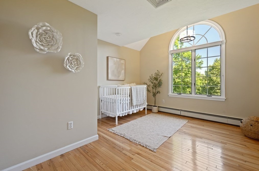 5 Hidden Mdw Ln, Southborough MA 01772-1700 exterior