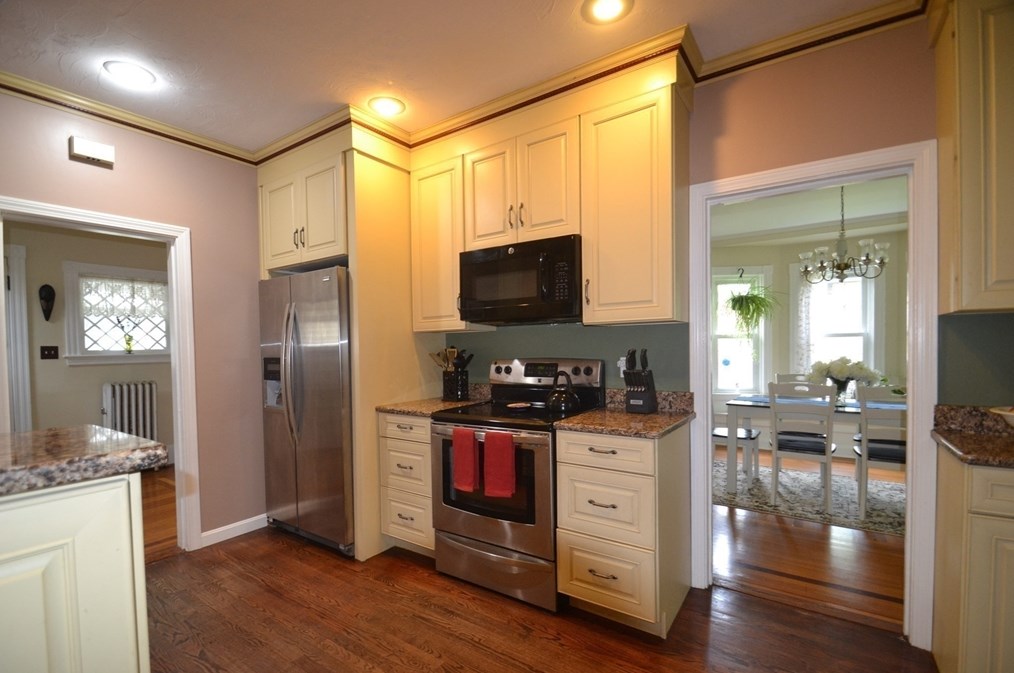 25 Clarence Ave, East Bridgewater MA 02324-2607 exterior