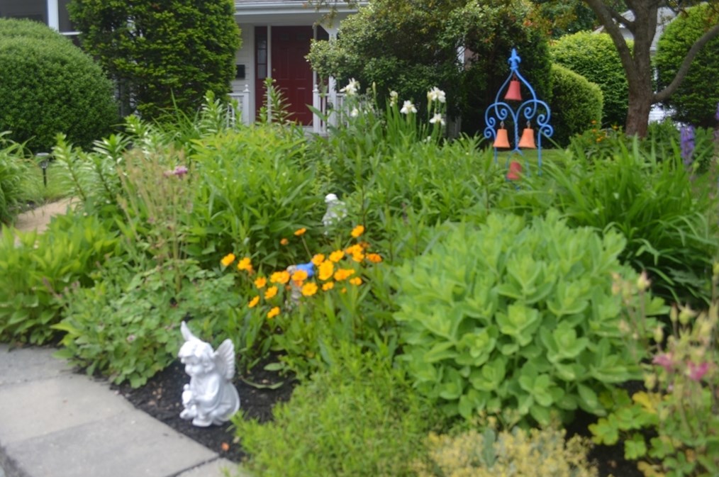 25 Clarence Ave, East Bridgewater MA 02324-2607 exterior