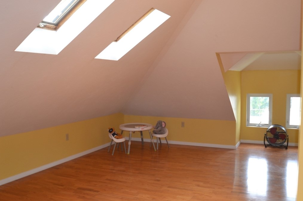 25 Clarence Ave, East Bridgewater MA 02324-2607 exterior