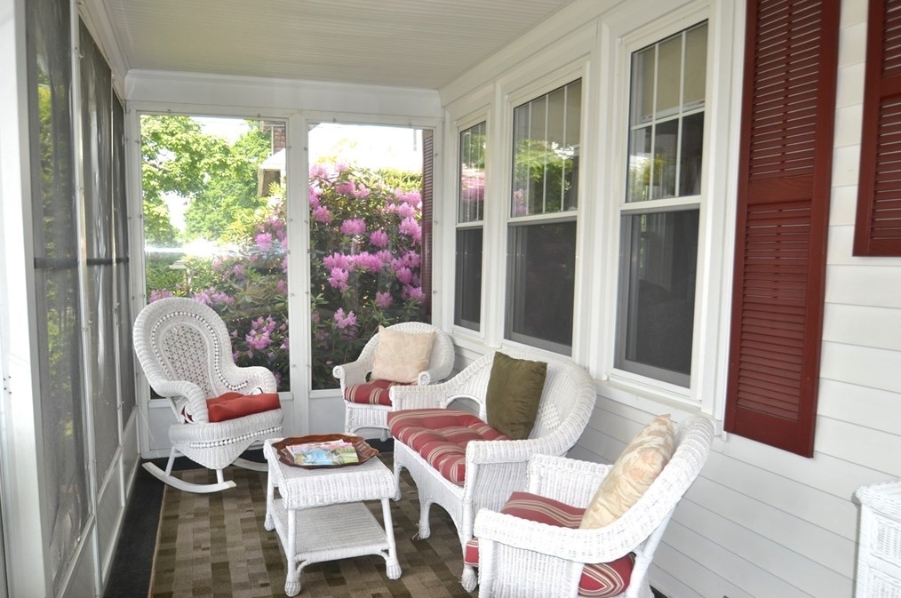 25 Clarence Ave, East Bridgewater MA 02324-2607 exterior