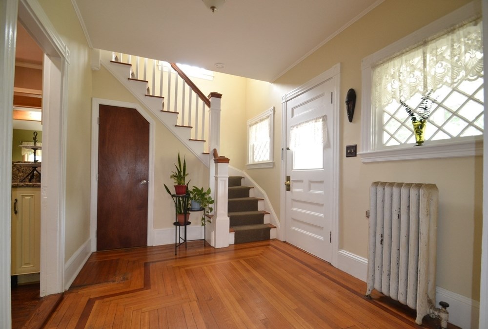 25 Clarence Ave, East Bridgewater MA 02324-2607 exterior